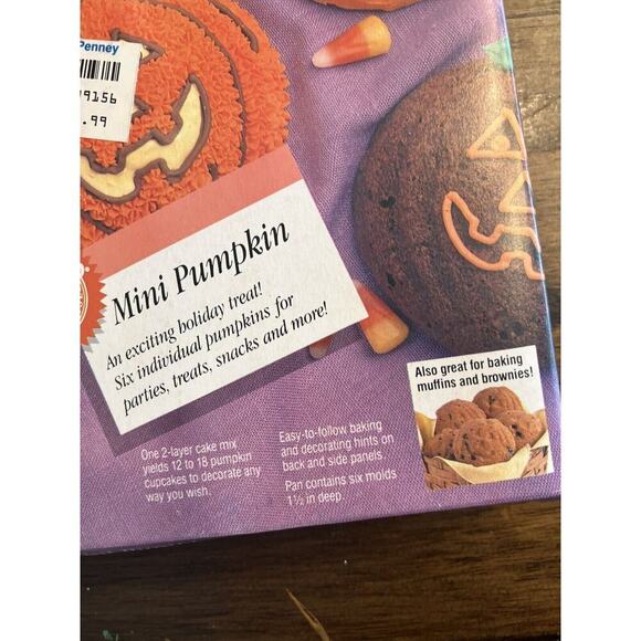 WILTON Mini Pumpkin Mold Baking Pan Mini Cakes Treats 6 CupCakes Vtg 1989 NOS - Picture 2 of 6